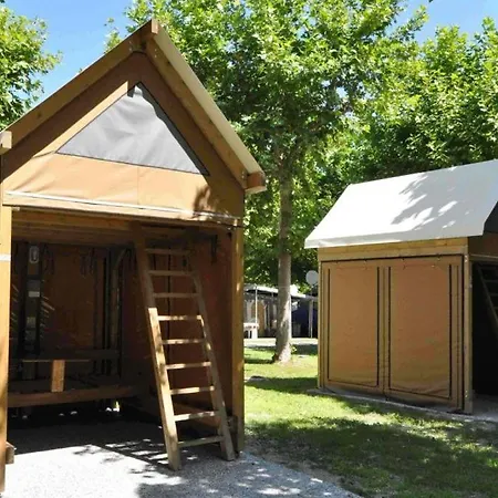 אתר קמפינג Rose 2*