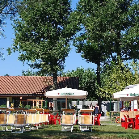 Rose אתר קמפינג