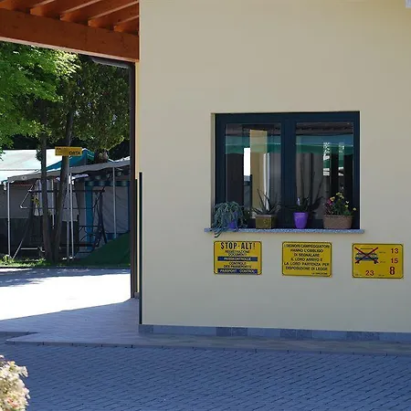 Rose Camping Dormelletto