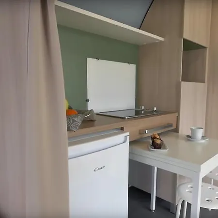 Rose אתר קמפינג