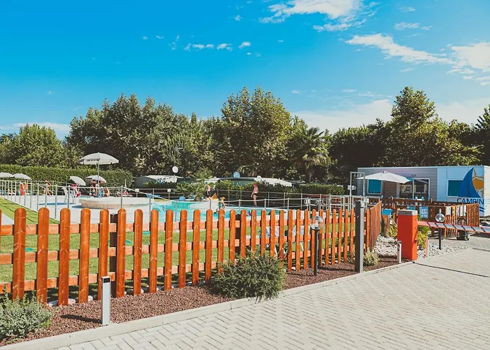 营地 玫瑰度假营 2*