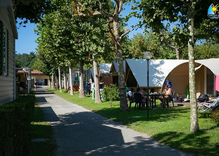 玫瑰度假营 营地 2*